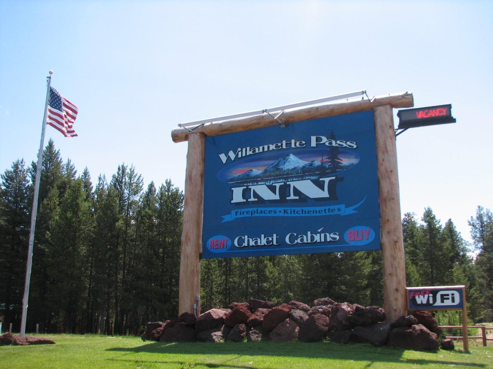 Willamette Pass Inn & Chalets Odell Lake Exterior photo